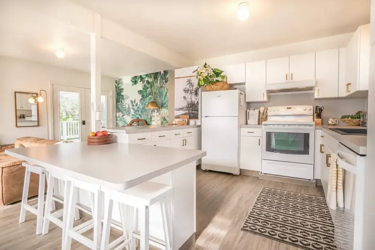 Modern kitchen in Oahu beach house vacation rental